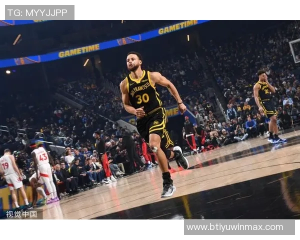 里德表现低迷全场仅得6分9板三分球命中率惨淡