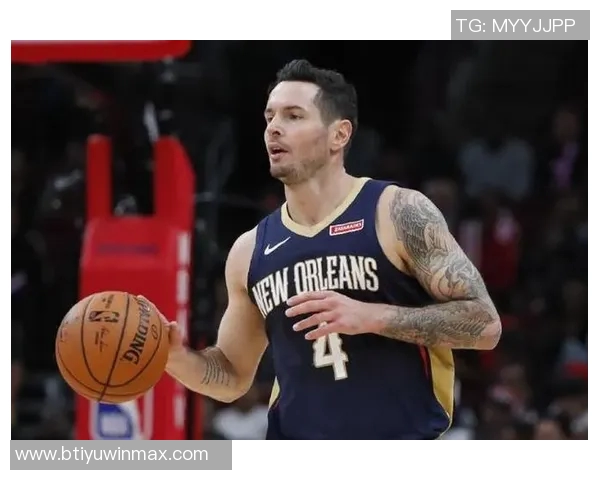 克拉克斯顿强势表现一攻一防完美配合助力球队稳住局势