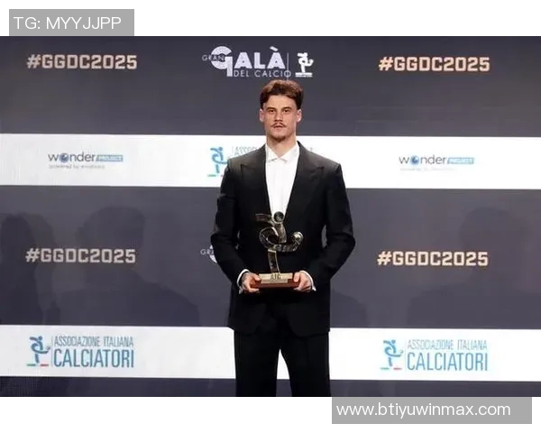 斯维拉尔称赞加斯佩里尼战术高超并重申自己不会离开罗马 斯维拉尔称赞加斯佩里尼战术高超并重申自己不会离开罗马