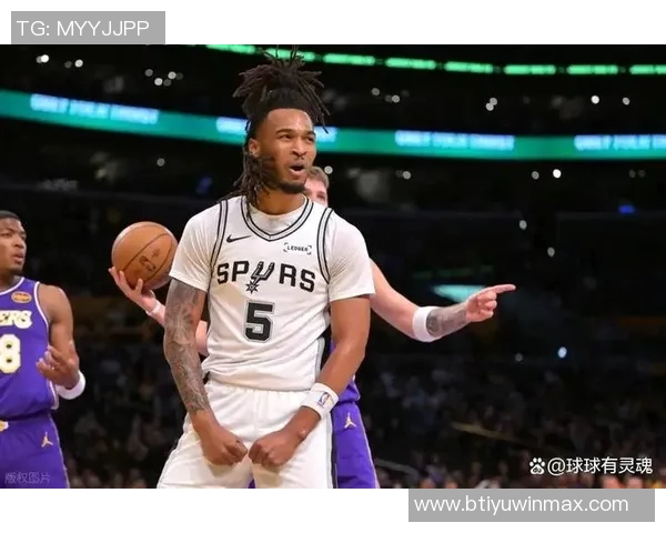 卡斯尔创队史新纪录单场至少30分10板5助命中率超65成为最年轻球员