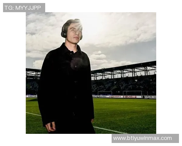 名宿认为伊尔迪兹穿10号球衣无碍但担任队长的决定值得反思