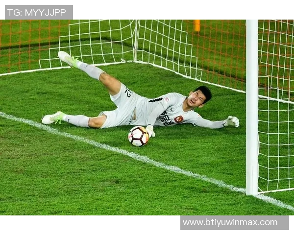 中超年度颁奖盛典揭晓瓦科荣膺最佳球员刘殿座获最佳门将拉莫斯当选最佳教练